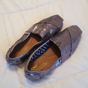 Toms Shoes